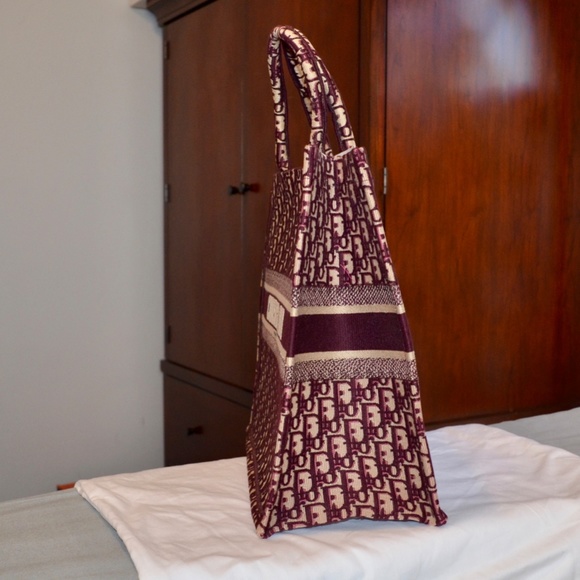 CHRISTIAN DIOR BOOK TOTE EMBROIDERED HANDBAG NWT - Picture 8 of 8